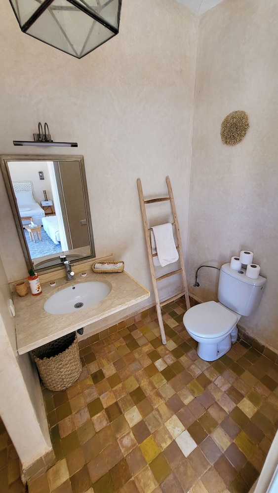 Deluxe Triple Room, Courtyard View photo 3