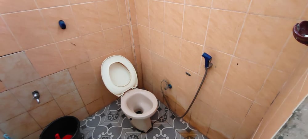Economy Double Room - Photo 9