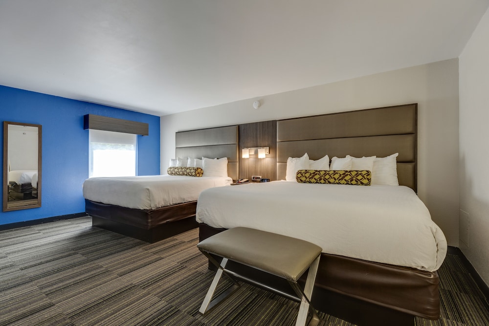 Junior Suite, Multiple Beds - Photo 9