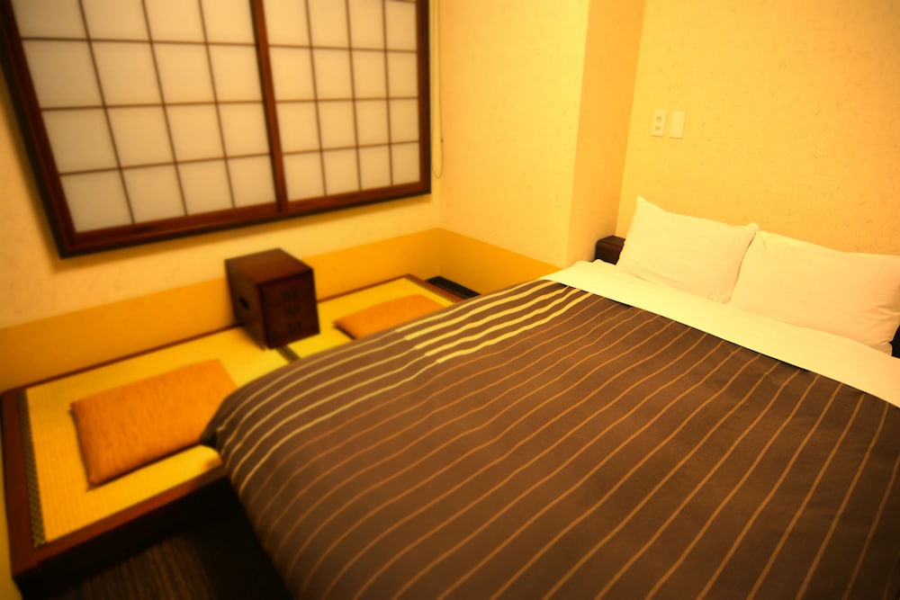 Deluxe Double Room (Private Bathroom) photo 1