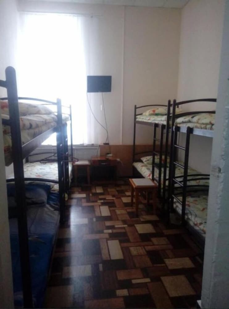 Bed in 8-Bed Mixed Shared Dormitory photo 3