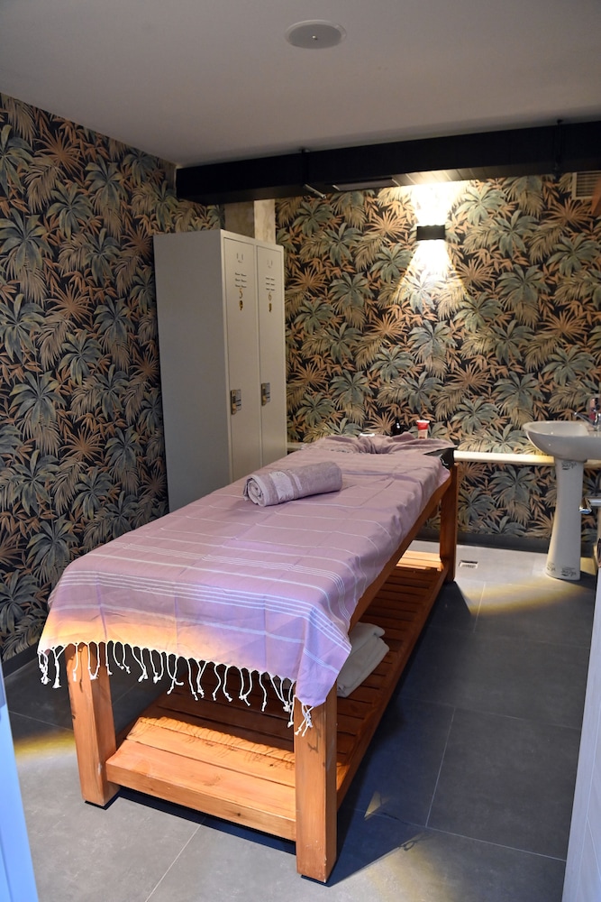Deluxe Double Room - Photo 15