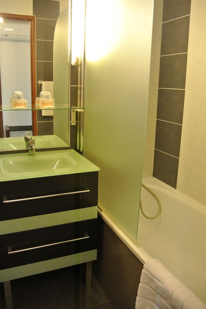 Double Room - Photo 14