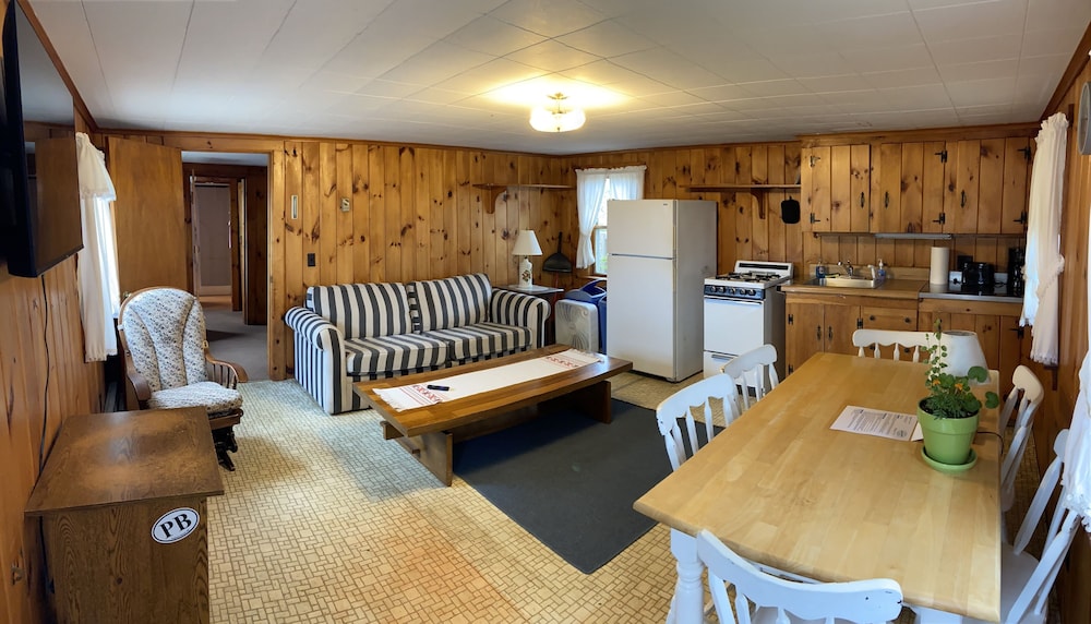 Family Cottage, 2 Queen Beds, Kitchen photo 1