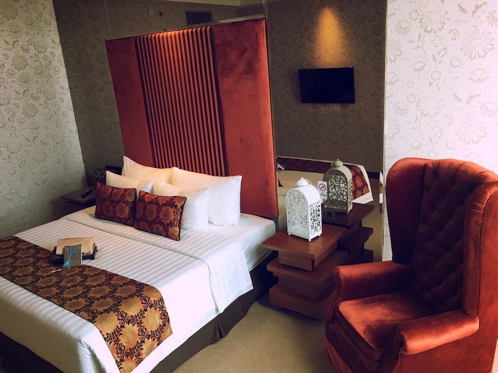 Deluxe Room, 1 King Bed photo 1