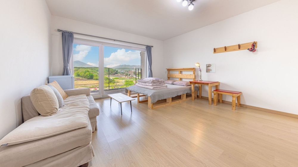 Basic Room, 1 Bedroom (Guestroom1(Dogs not allowed))