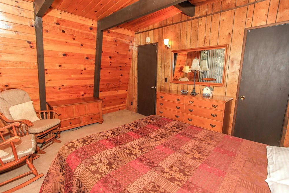 House, Multiple Beds, Patio, Mountain View photo 2