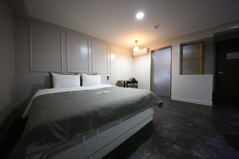 Room (VR Game / Breakfast for 2) - Photo 6