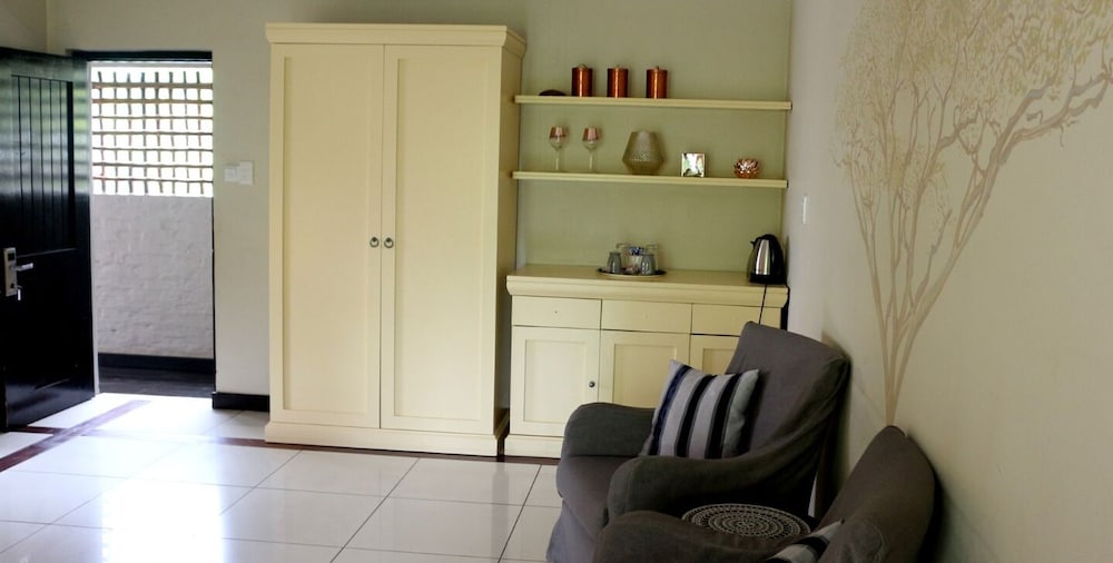 Standard Double Suite - Photo 7