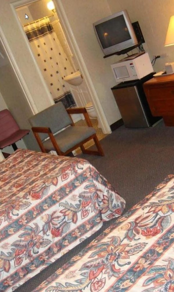 Family Room, 2 Double Beds, Non Smoking photo 2