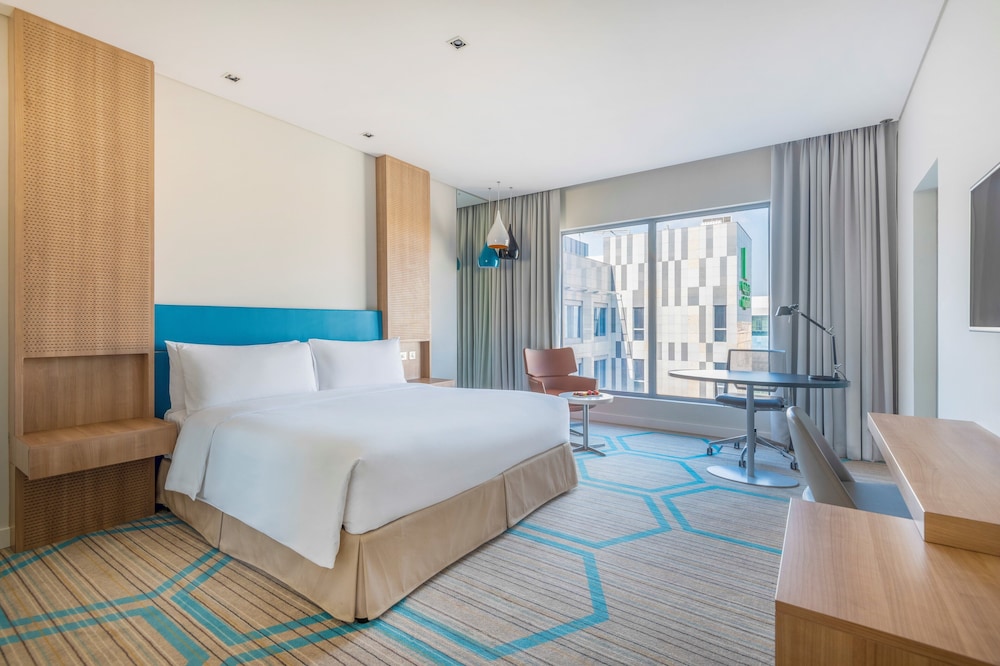 Standard Room, 1 King Bed, Accessible photo 3