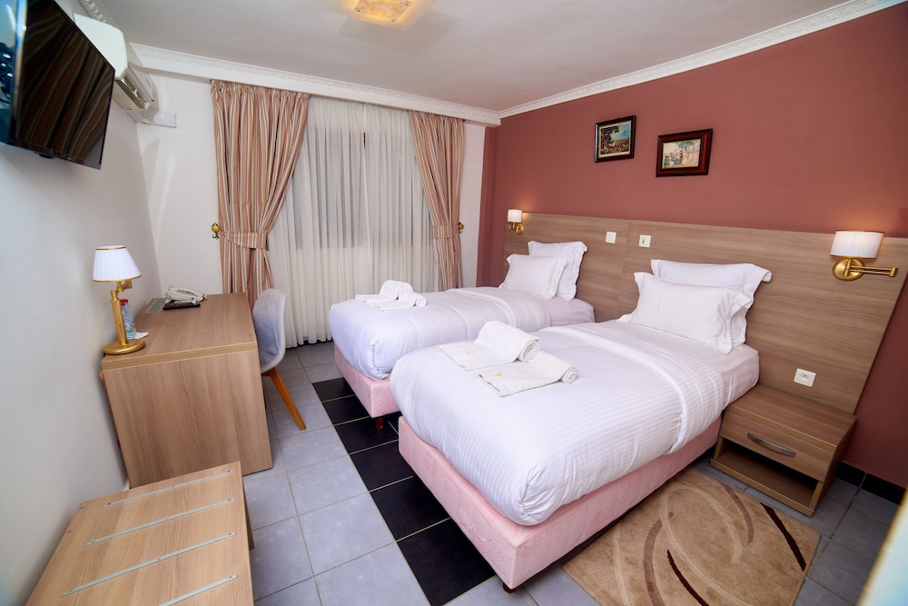 Standard Twin Room photo 2