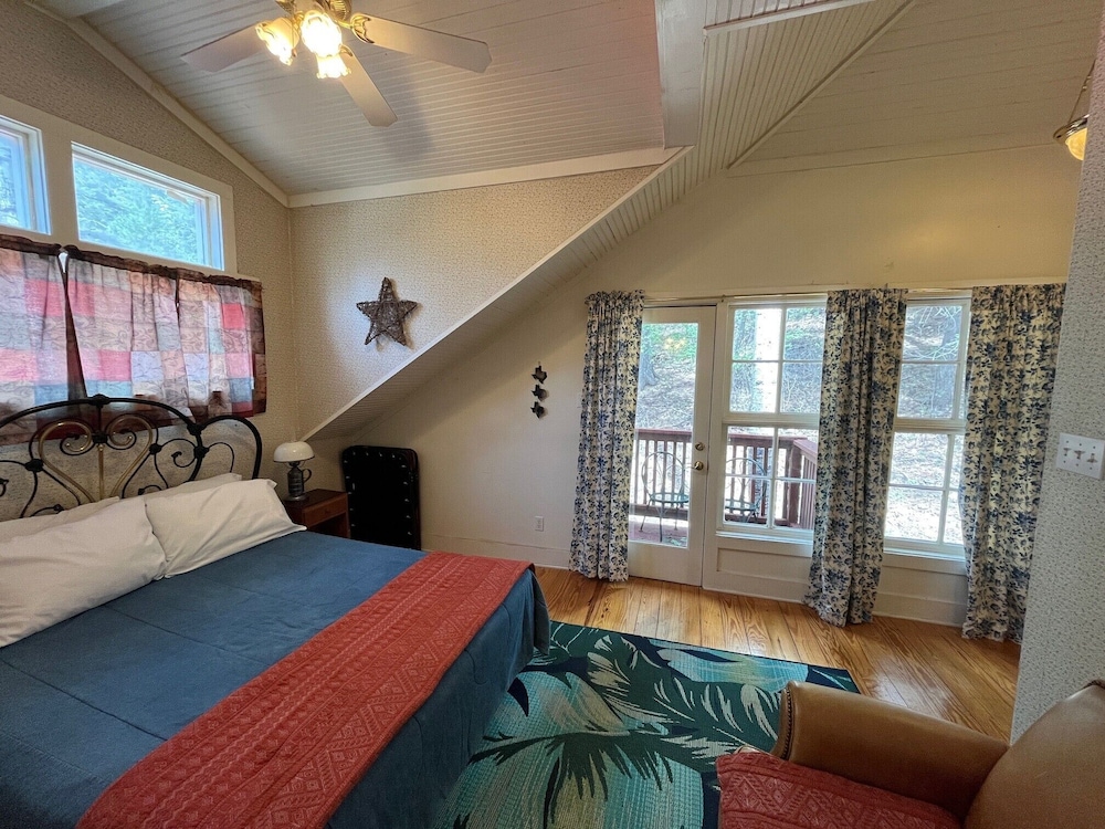 Room 4 photo 1