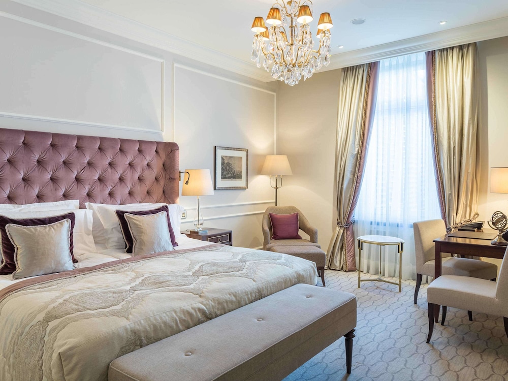 Deluxe Room, 1 King Bed, Garden View photo 1