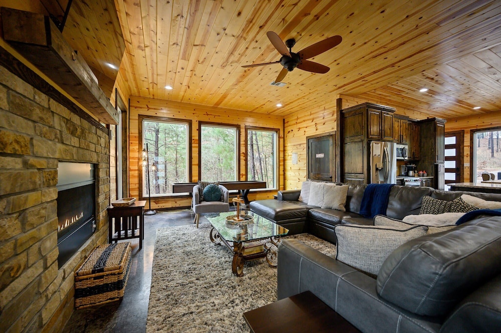 Cabin, Multiple Beds, Hot Tub, Mountain View (Moonshine Times)