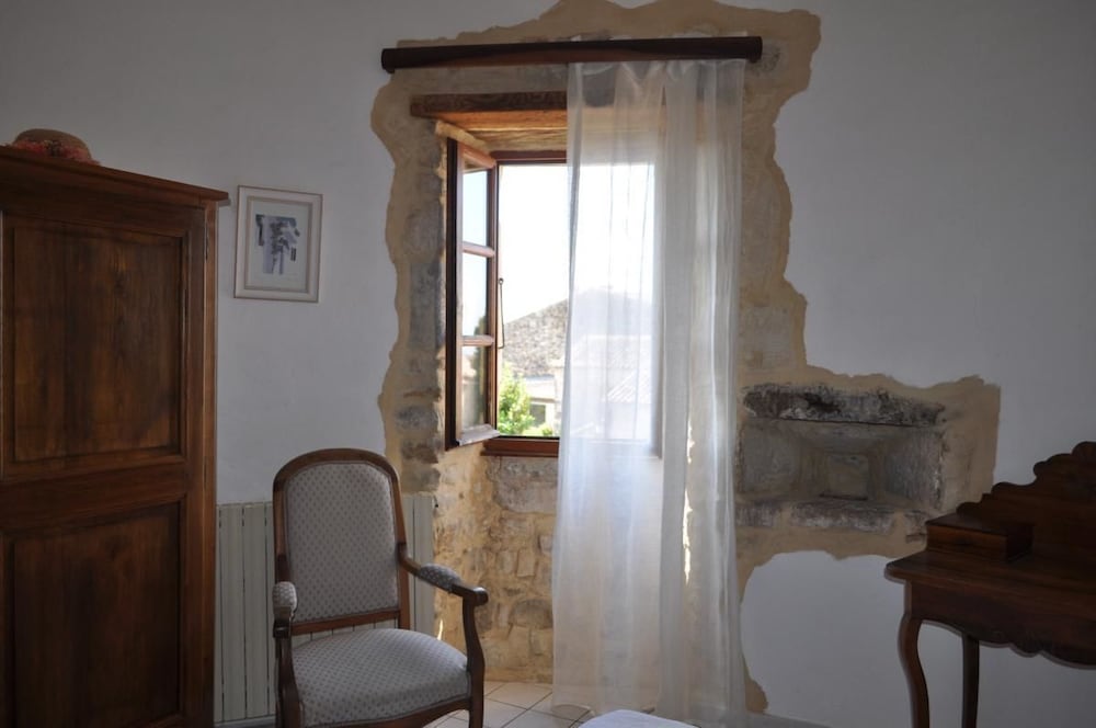 Double Room, Pool View (Eglantine) photo 1