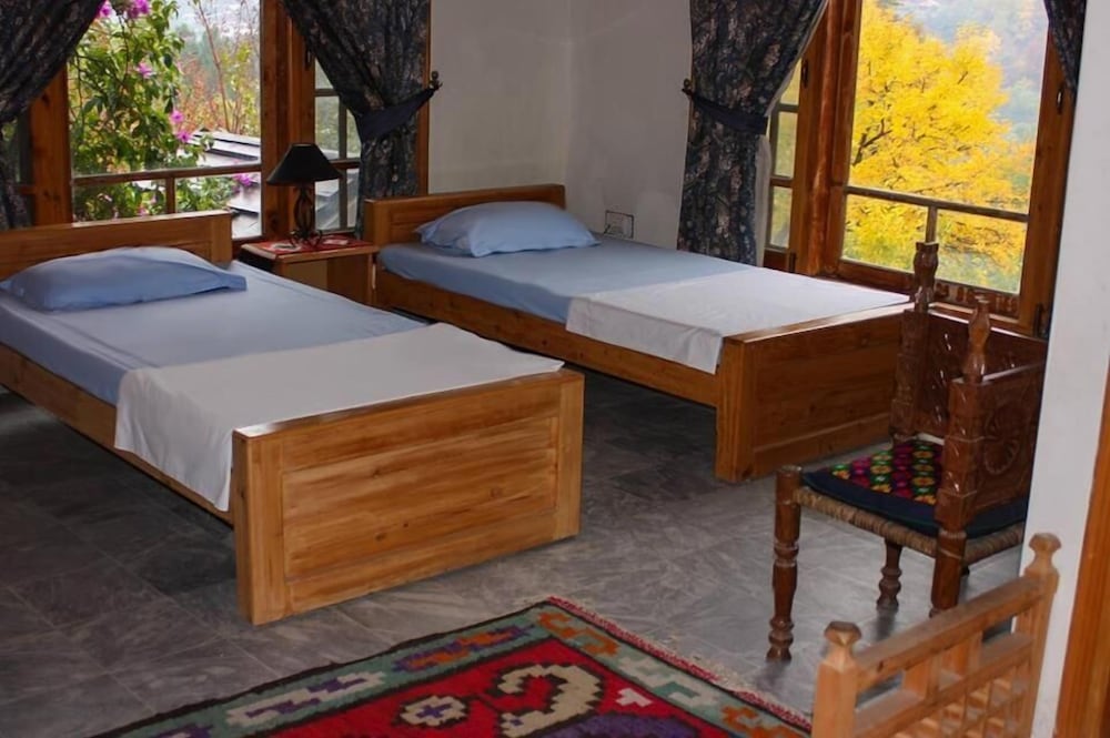 Standard Double or Twin Room - Photo 1