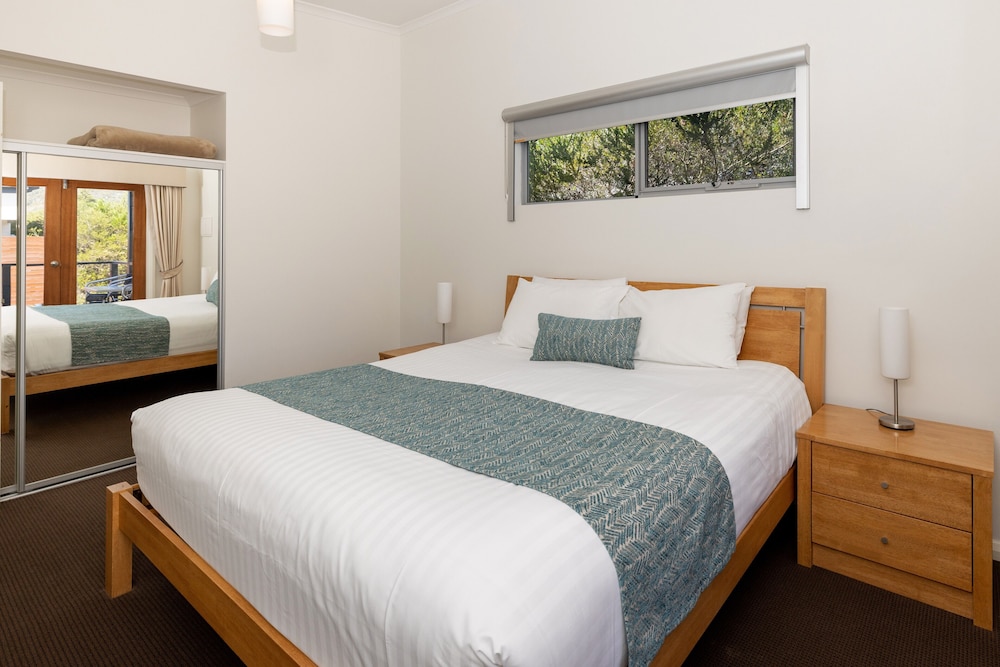 Deluxe Villa, 2 Bedrooms, Jetted Tub, Garden View (Spa Villa) photo 2