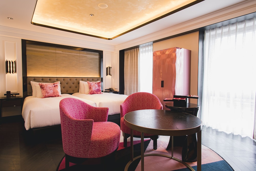 Superior King Room - Photo 9