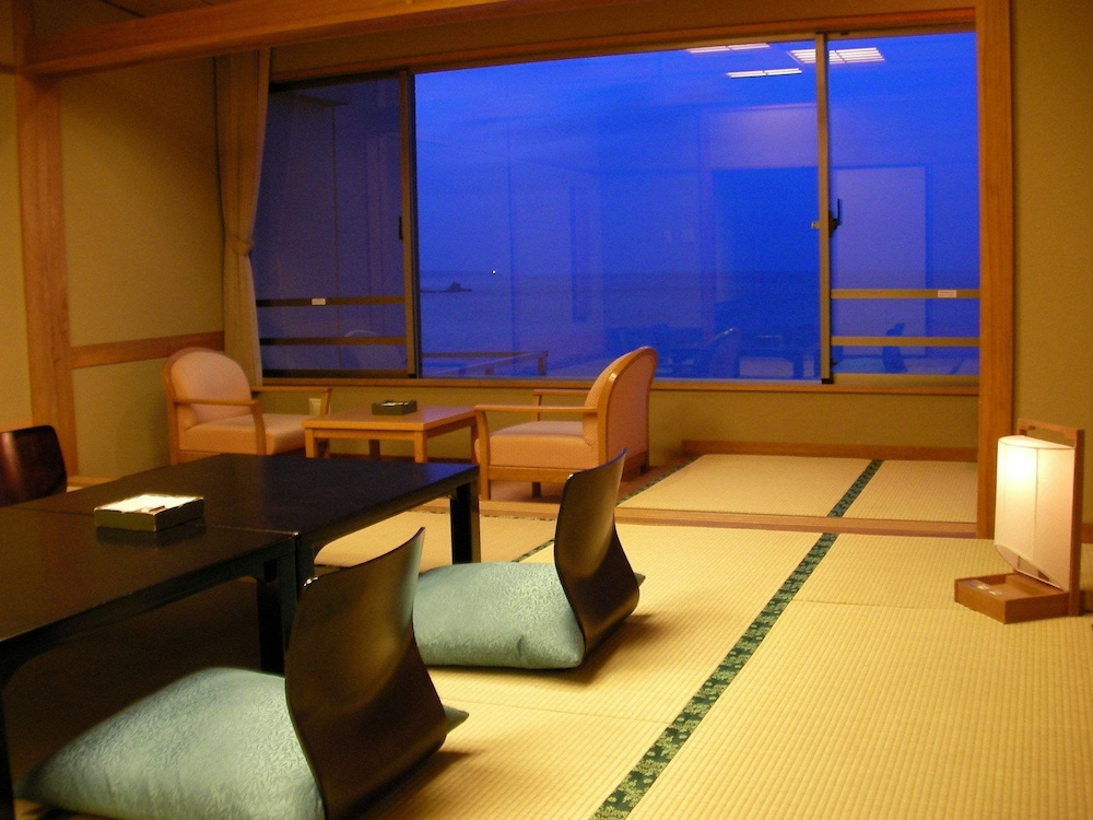 Japanese style room photo 3