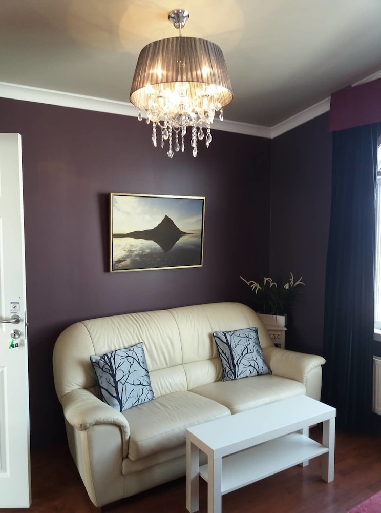 Basic Quadruple Room, 1 Bedroom, Private Bathroom, City View photo 2