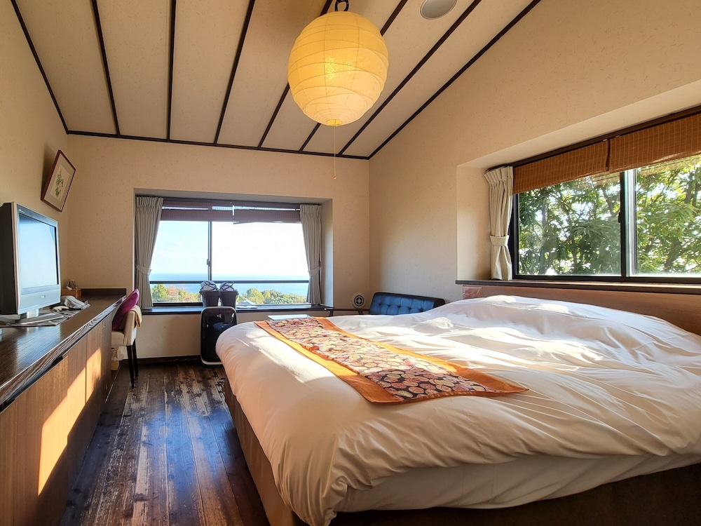 Double Room (UMIHOTARU)