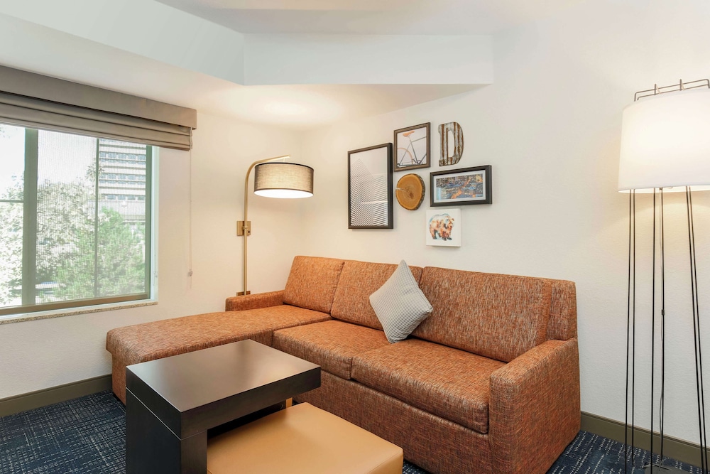 Suite, 1 King Bed, Kitchen - Photo 1