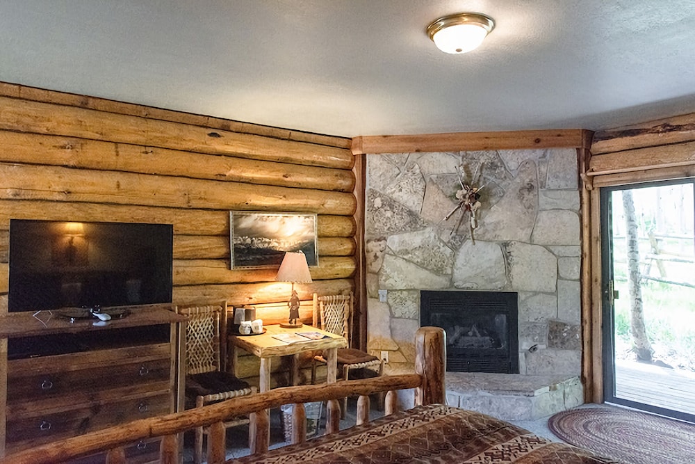 Cabin, 1 King Bed (Pet friendly)