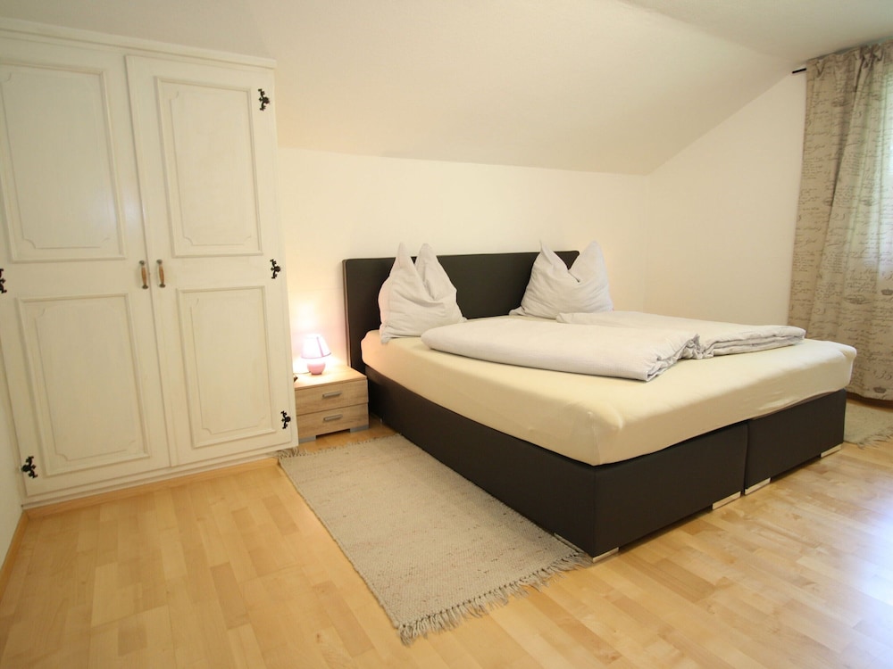 Classic Apartment, 3 Bedrooms photo 3
