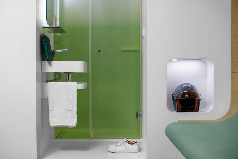 Deluxe Double Room (galileO) thumbnail 6
