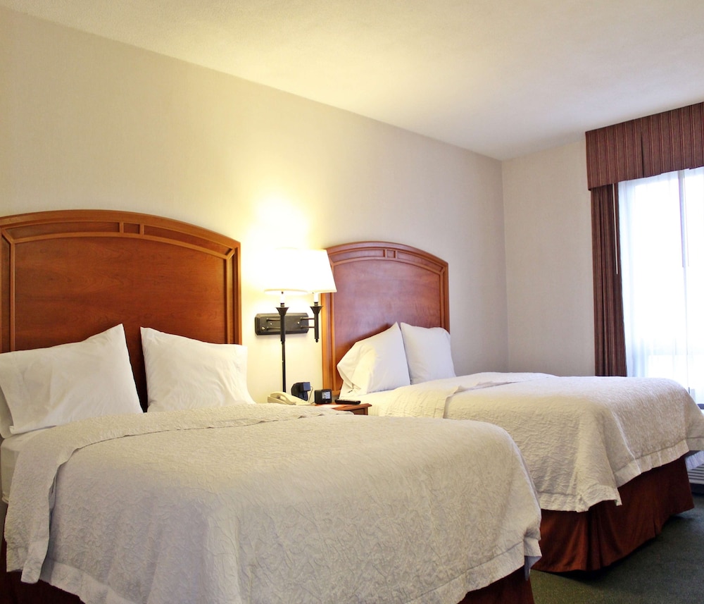 Room, 2 Queen Beds, Non Smoking - Photo 4