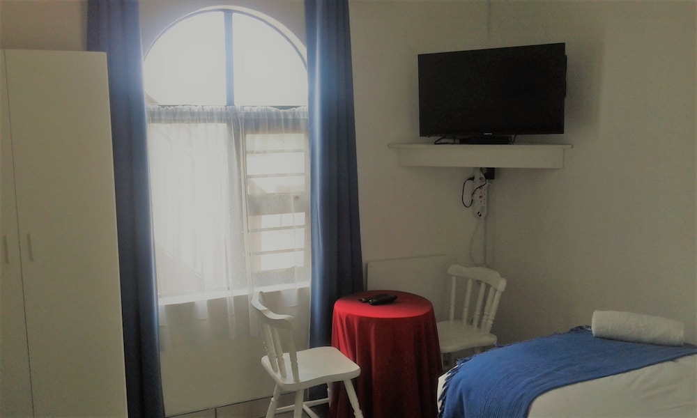 Economy Double or Twin Room, 1 Bedroom, Non Smoking photo 3