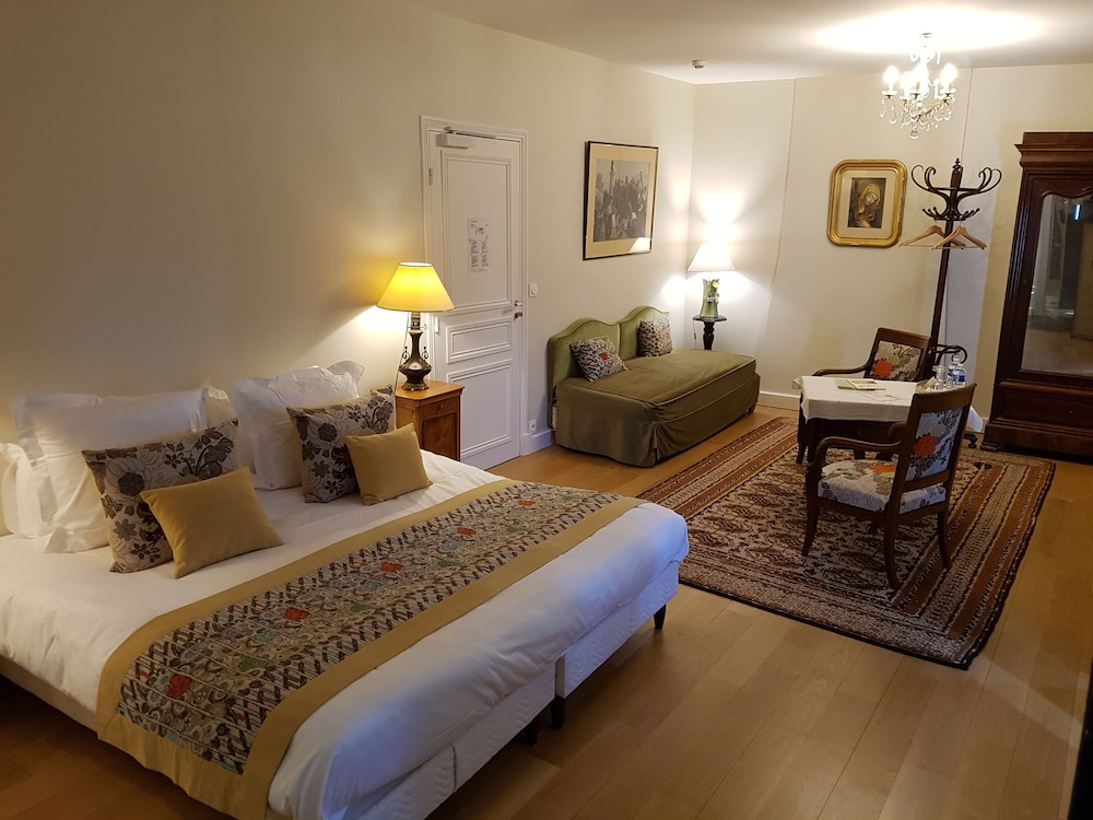 Comfort Double Room (2eme étage N°8 sdb ouverte)