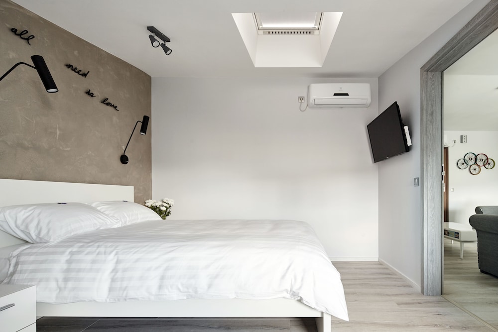 Deluxe Apartment, 2 Bedrooms (Modern) photo 3