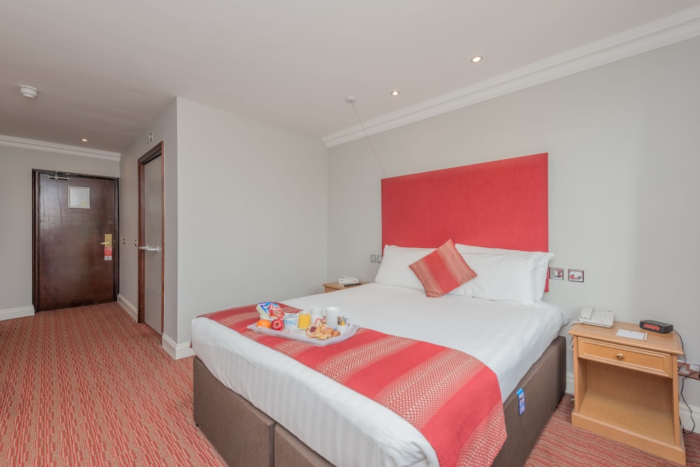 Standard Room, 1 King Bed, Accessible, Non Smoking (with Extra Bed) - Photo 1