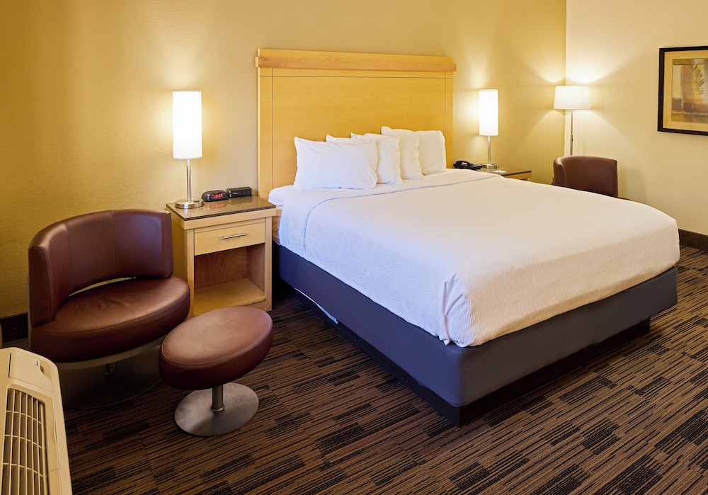 Executive Room, 1 King Bed, Non Smoking - Photo 3