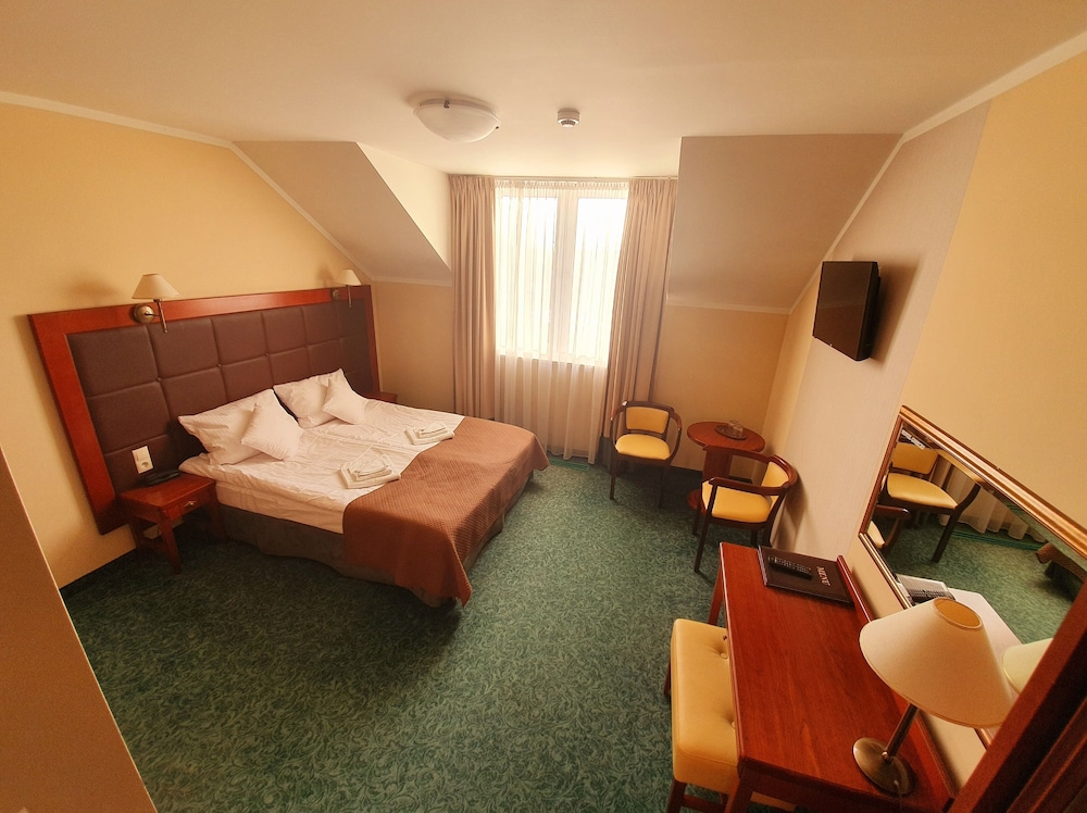 Double or Twin Room - Photo 2
