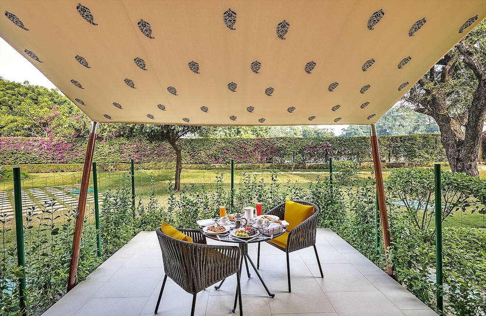 Premier Room, Patio, Garden View - Photo 4