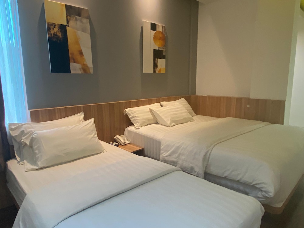 Grand Triple Room photo 2