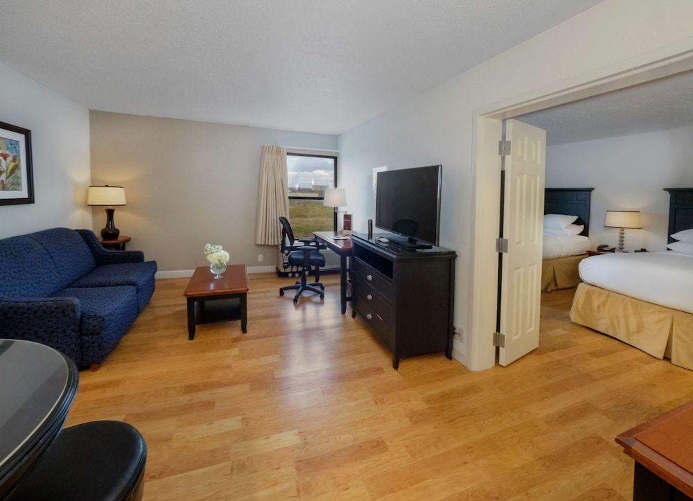 Suite, 2 Queen Beds, Kitchenette - Photo 1
