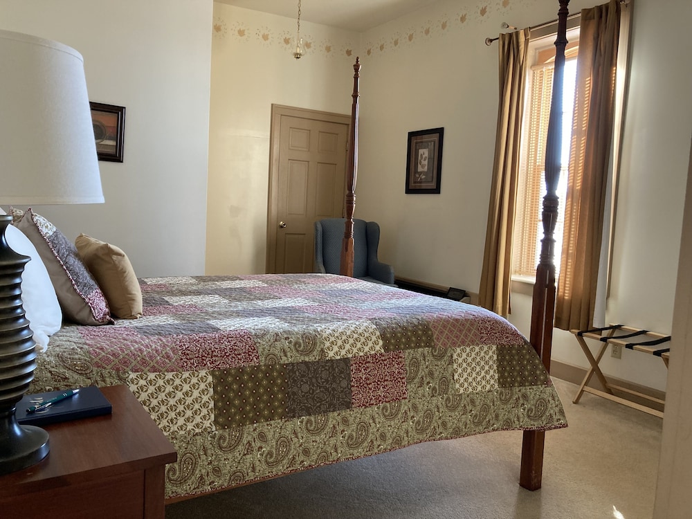 Elm Room photo 2