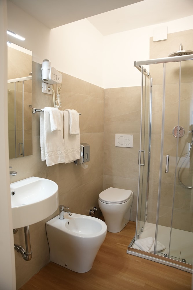 Standard Room - Photo 7