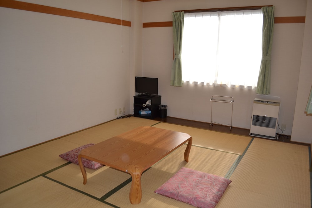 Japanese Room With Toilet, Shared Bathroom photo 2