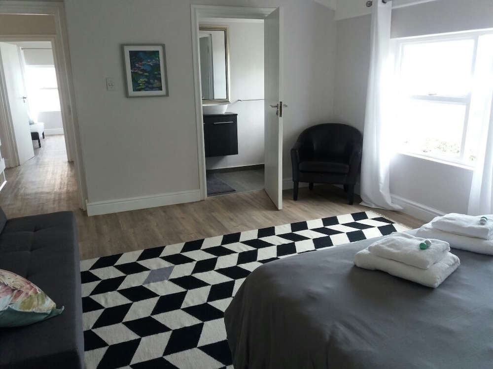 Suite, 1 Bedroom, Private Bathroom, Ocean View photo 3