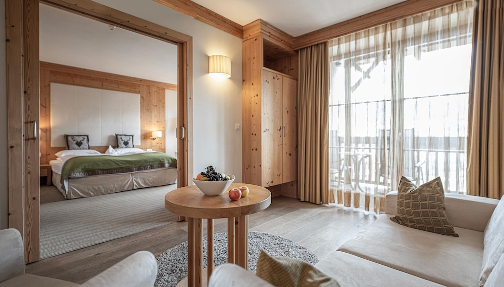 Comfort Suite, 1 Double Bed with Sofa bed photo 1