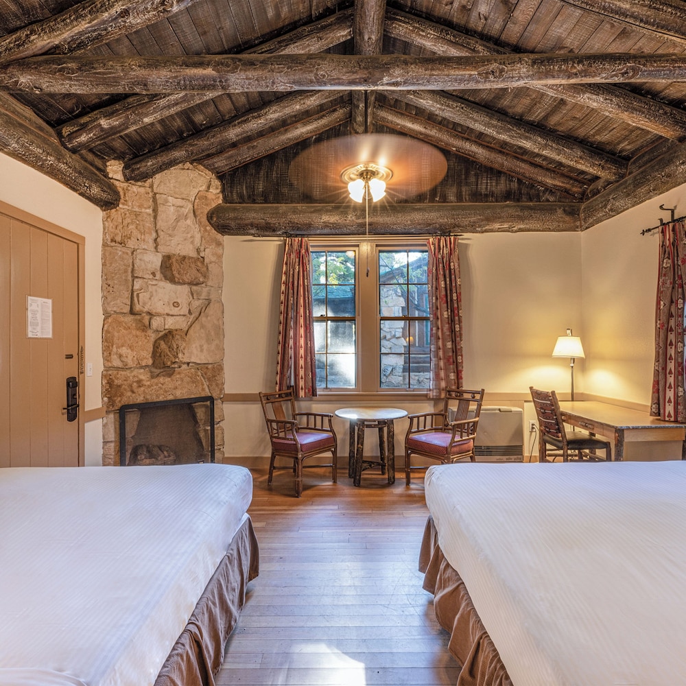Western Cabin photo 1