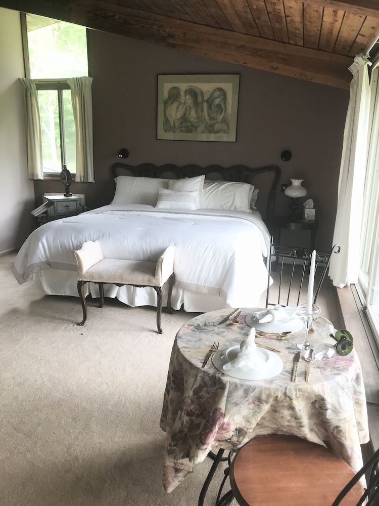 Romantic Double Room, 1 King Bed, Mountain View photo 1