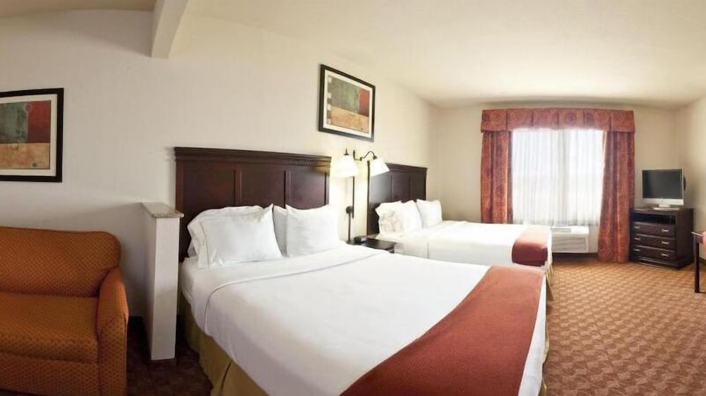 Suite, 2 Queen Beds (Additional Living Area) - Photo 3