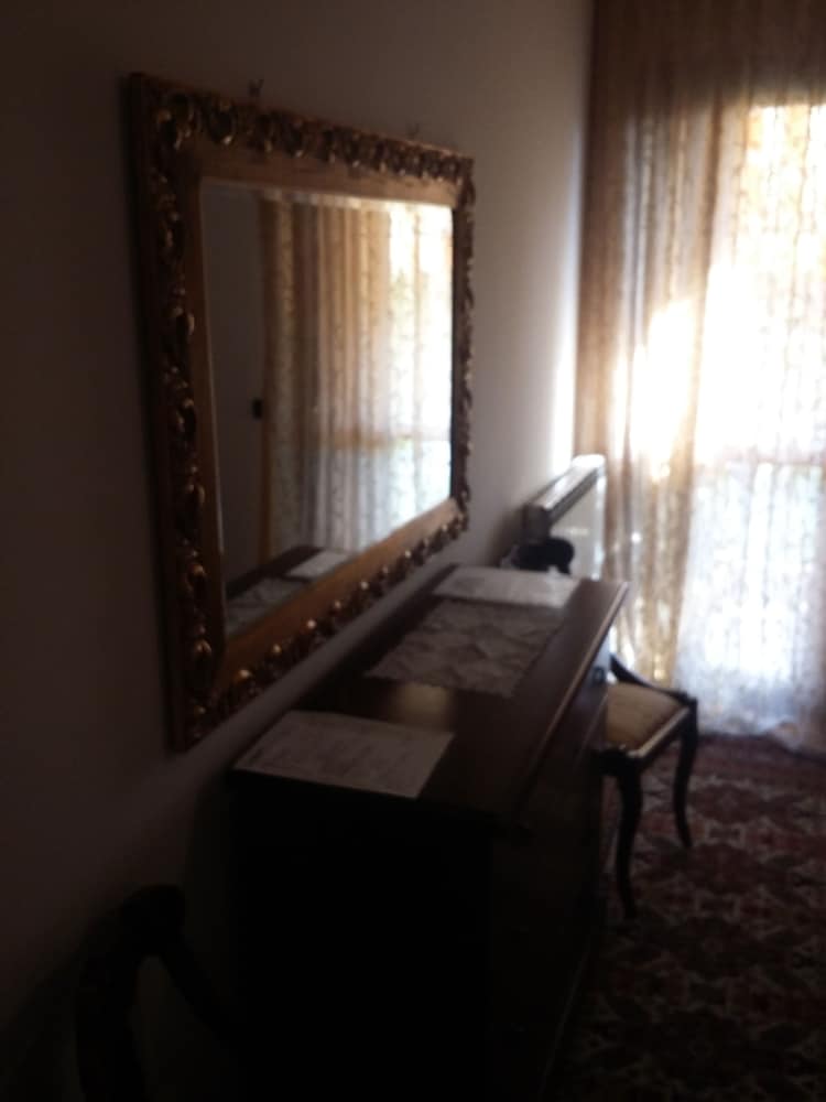 Deluxe Double Room, 1 Double Bed, Private Bathroom photo 1