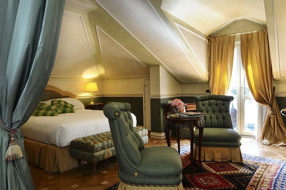 Romantic Studio Suite